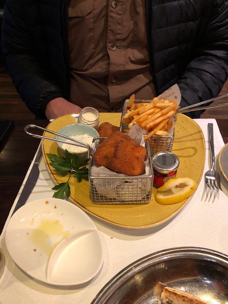 Fleming's Brasserie & Wine Bar