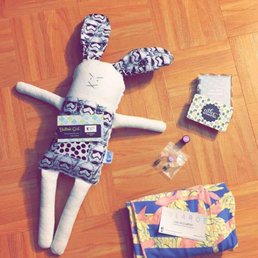 Bunny from Buttah Girl, Leggings from LulaRoe Lisa McCarthy, doTERRA samples from AialaLoveLife, and Flashcards from Atlee Artworks.