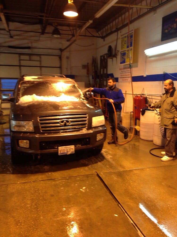 LENA’S HAND CAR WASH & DETAIL CENTER 4605 N Pulaski Rd, Chicago