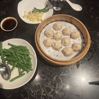 Din Tai Fung - Xiao lo Kurobuta Pork Xiao Long Bao (10 each) - Shanghainese Near Me - Glendale, California Din Tai Fung - Xiao lo Kurobuta Pork Xiao Long Bao (10 each) - Shanghainese Near Me - Glendale, California