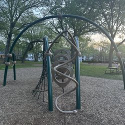 Colonial Lake Park