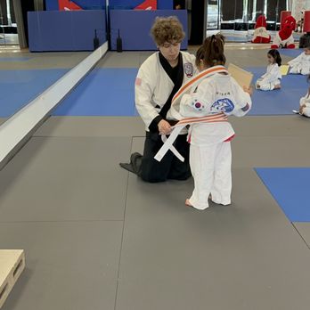 Wave Martial Arts - Our little dragons learn classroom skills and basic coordination all while doing fun karate drills - Karate Near Me - Streamwood, Illinois Wave Martial Arts - Our little dragons learn classroom skills and basic coordination all while doing fun karate drills - Karate Near Me - Streamwood, Illinois