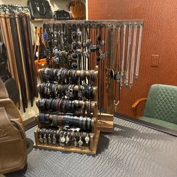 Executive Leather - Leather Goods Near Me - Wellington, Florida Executive Leather - Leather Goods Near Me - Wellington, Florida