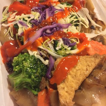 Thai Kitchen - #32 pad see-ewe (don't mind the red stuff on top, I added my own sriracha) - Thai Near Me - Albuquerque, New Mexico