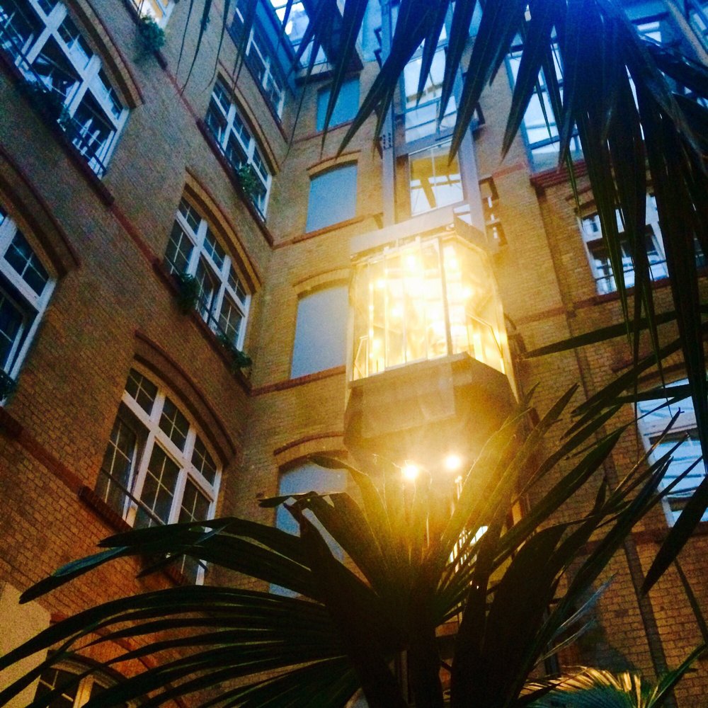 Backpacker Apartment Hostel Singer109 - Very slow elevator (use the stairs) - Hotels Near Me - Berlin, BE