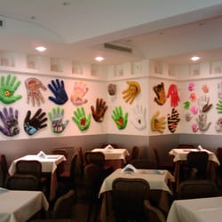 Gelateria Spini - sala interna con esposizioni temporanee di arte contemporanea