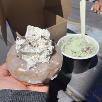 Doe Donuts - Portland Fog + Chocolate Chip Chipped Mint - Donuts Near Me - Portland, Oregon