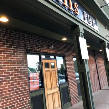 Flynn's Irish Pub - Irish Pub Near Me - Mansfield, Massachusetts