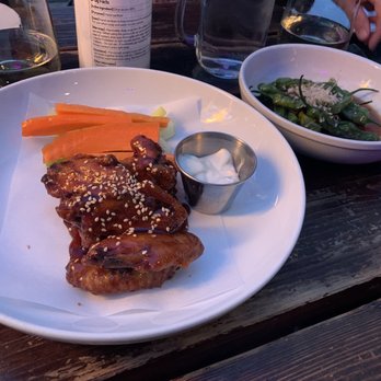 Hungry Crowd - Chicken wings and peppers - New American Near Me - Los Angeles, California