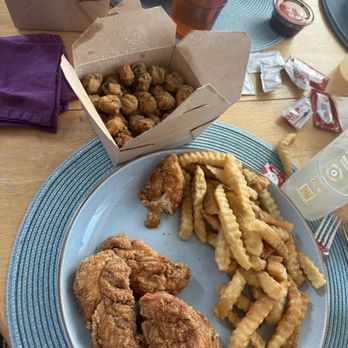 Chillax - St.Peters - Fried chicken, fries, fried okra. - Beer Bar Near Me - St. Peters, Missouri Chillax - St.Peters - Fried chicken, fries, fried okra. - Beer Bar Near Me - St. Peters, Missouri