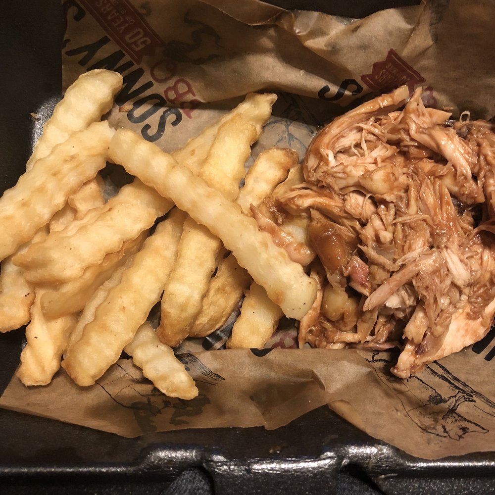 Sonny's BBQ - The other pulled chicken sandwich plate w/ literally about 15 fries. - Barbeque Near Me - Brandon, Mississippi Sonny's BBQ - The other pulled chicken sandwich plate w/ literally about 15 fries. - Barbeque Near Me - Brandon, Mississippi