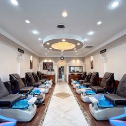 MV 2 Nails & Spa