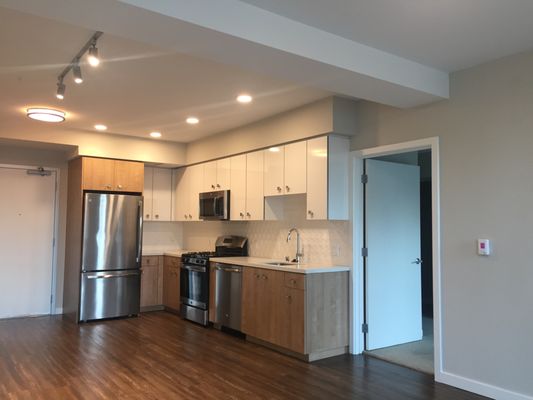 Maintenance Cleaning - Just relax! You can enjoy the convenience of getting your home always clean and happy. We understand the busy routine of each client, focusing on keeping a detailed job every cleaning.To accommodate your individual needs, we can provide recurring services on a weekly, biweekly, or monthly basis.
