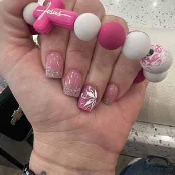 Resort Nail Bar - Pretty in pink - Nail Salons Near Me - Northlake, Texas Resort Nail Bar - Pretty in pink - Nail Salons Near Me - Northlake, Texas