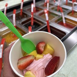 Yo2Go - Strawberries and mango 10 out of 10