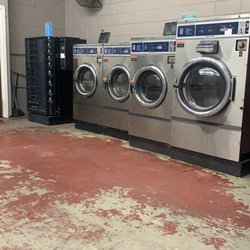 King's Laundromat - Nothing like the pictures on Google.