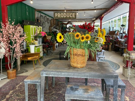 Harbert Antique Mall by null