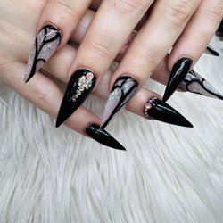 Diva Nails & Spa - Diamond nails