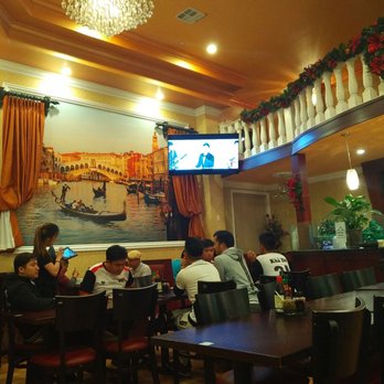 Pho 90 Degree - Mural of Venice they must have inherited from a previous business - Vietnamese Near Me - San Jose, California Pho 90 Degree - Mural of Venice they must have inherited from a previous business - Vietnamese Near Me - San Jose, California