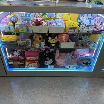 Lucky Puppy Claw Arcade - More prizes to trade in - Arcades Near Me - Spring Valley, Nevada