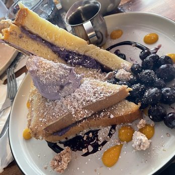 Toast Kitchen & Bakery - Ube French Toast - Breakfast & Brunch Near Me - Costa Mesa, California Toast Kitchen & Bakery - Ube French Toast - Breakfast & Brunch Near Me - Costa Mesa, California
