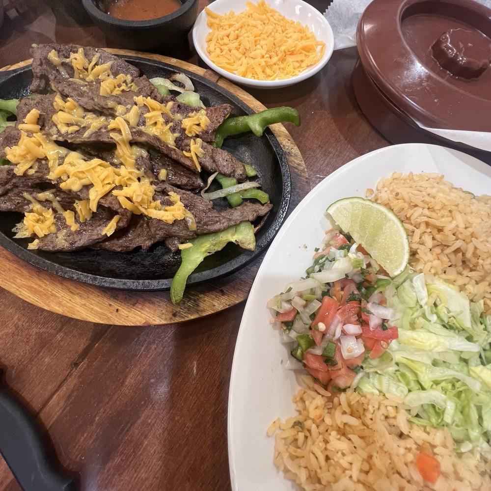 Leon Mexican Grill - Mexican Near Me - Mont Belvieu, Texas