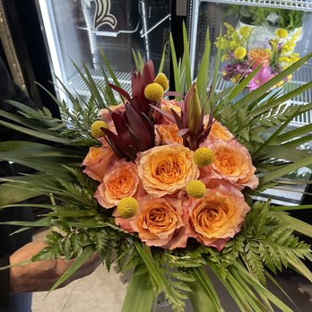 Prosper & Effect - Bouquet they had just finished that I thought was perfect. Around $45 forgot the actual proce - Florists Near Me - Las Vegas, Nevada Prosper & Effect - Bouquet they had just finished that I thought was perfect. Around $45 forgot the actual proce - Florists Near Me - Las Vegas, Nevada