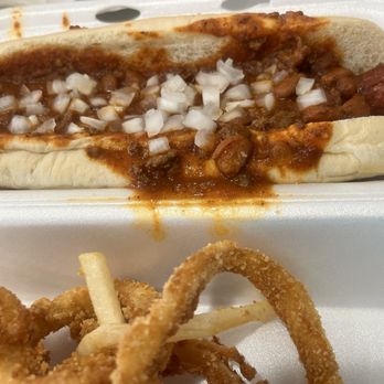 Don & Millie's - Chili dog with onion and onion rings - Salad Near Me - Omaha, Nebraska Don & Millie's - Chili dog with onion and onion rings - Salad Near Me - Omaha, Nebraska