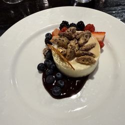 Bayzo's Pub - The best cheese cake ever!
