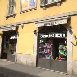 Cartoleria Libreria Scotti  - via Canonica 72
di fronte alla via Moscati