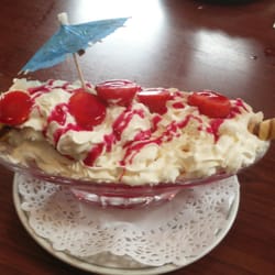 Fratelli Brasserie - Strawberry sundae