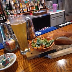 Kimberly's Restaurant & Lounge - A cider, a Cesar and a free loaf of bread!
