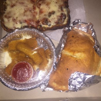 Armando's Pizza - A hr and 40 minutes wait for 3 things - Italian Near Me - Brooklyn, New York