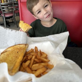 Corvette Cafe - Kids grilled cheese - Cafes Near Me - Omaha, Nebraska