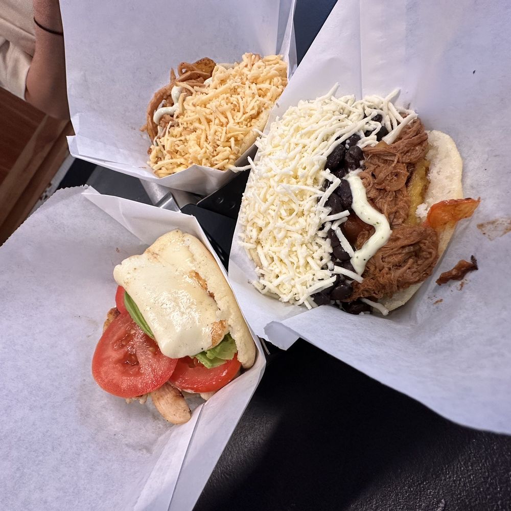 11 Degrees North - Pabellon Sandwich, Catirota, Venezia - Coffee & Tea Near Me - Chicago, Illinois 11 Degrees North - Pabellon Sandwich, Catirota, Venezia - Coffee & Tea Near Me - Chicago, Illinois