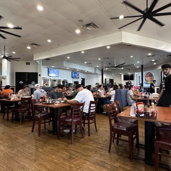 Broken Yolk Cafe - people eating in the restaurant - Breakfast & Brunch Near Me - La Quinta, California Broken Yolk Cafe - people eating in the restaurant - Breakfast & Brunch Near Me - La Quinta, California