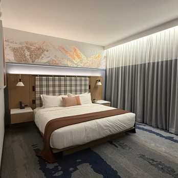 Limelight Mammoth - Hotels Near Me - Mammoth Lakes, California