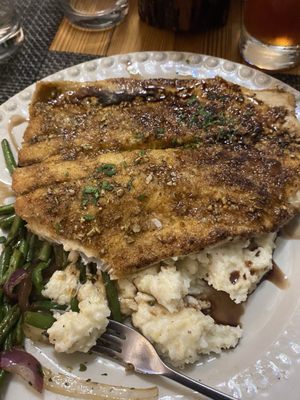 The Palisades Restaurant by null