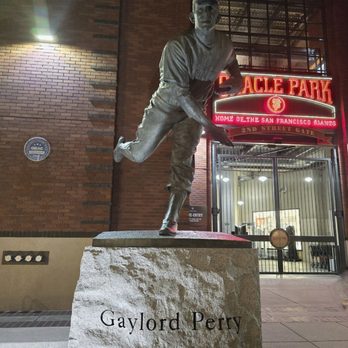 Oracle Park - Gaylord Perrt Statue outside the stadium - Stadiums & Arenas Near Me - San Francisco, California