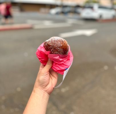 Leonard's Bakery Malasada Truck by null