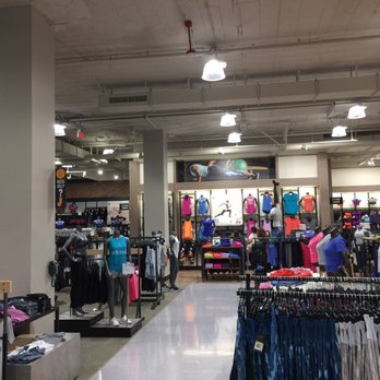 DICK'S Sporting Goods - womens clothes - Golf Equipment Near Me - Torrance, California