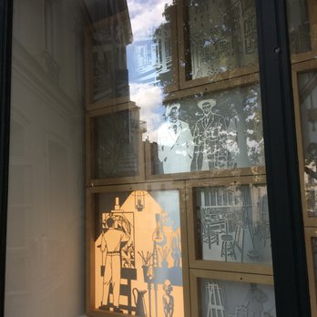 Culinary Tours of Paris - Bateau Lavoir outdoor exhibit on Picasso - Food Tours Near Me - Paris, 75