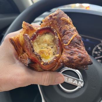 The Line Coffee - Croissant basket w/egg/pesto/bacon  YUM!! - Coffee & Tea Near Me - Berkeley, California