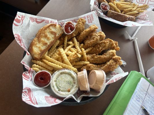 Raising Cane's Chicken Fingers by null