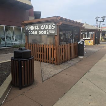 St. Louis Premium Outlets - Best funnel cakes by the Nike entrance - Outlet Stores Near Me - Chesterfield, Missouri St. Louis Premium Outlets - Best funnel cakes by the Nike entrance - Outlet Stores Near Me - Chesterfield, Missouri