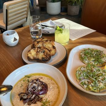 Saizon - Heirloom bean Hummus and Dungeness crab tostada - New American Near Me - Fresno, California Saizon - Heirloom bean Hummus and Dungeness crab tostada - New American Near Me - Fresno, California