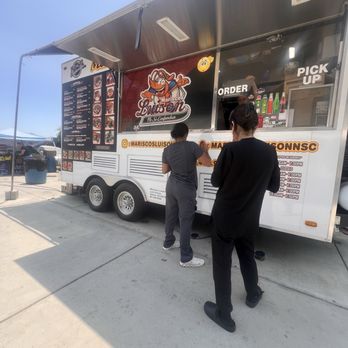 Mariscos Luison Nsc - Food Trucks Near Me - Delano, California