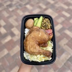 Mama Wu’s Kitchen 吳媽媽 - Ig: @whatsviveating  |  rice with soy braised chicken leg quarter
