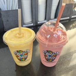 Mango Smoothie and Strawberry Smoothie Mango Smoothie and Strawberry Smoothie