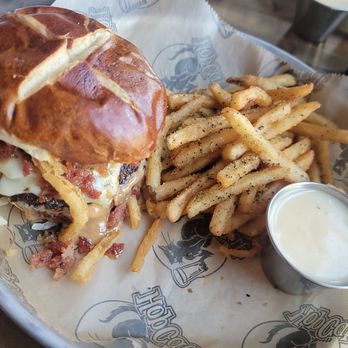 HopCat - Bacon Jam Session Burger, Cosmik fries and cheese sauce - Beer Bar Near Me - Detroit, Michigan HopCat - Bacon Jam Session Burger, Cosmik fries and cheese sauce - Beer Bar Near Me - Detroit, Michigan